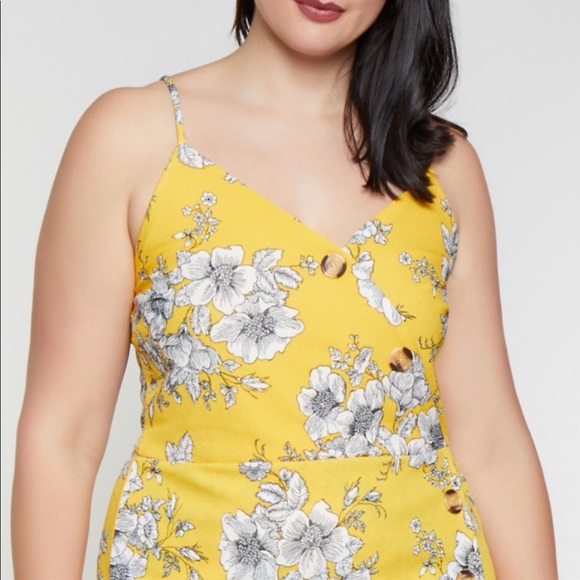 NEW•2X•SUNSHINE FLORAL BUTTON ACCENT DRESS•NWT - Picture 2 of 9